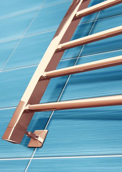 Classic - электрический полотенцесушитель с квадратными вертикалями