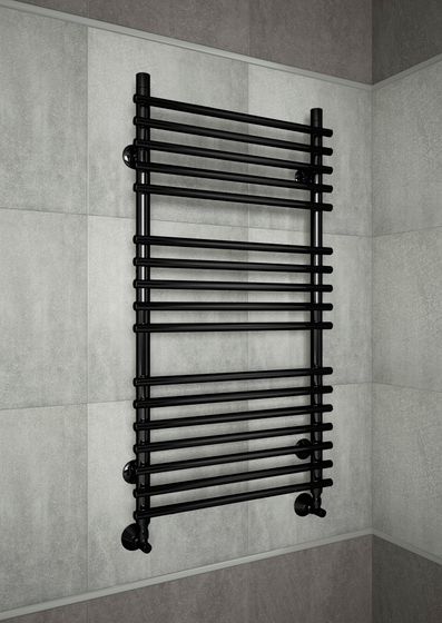 Vatra  - черный полотенцесушитель с перекладинами внахлест.