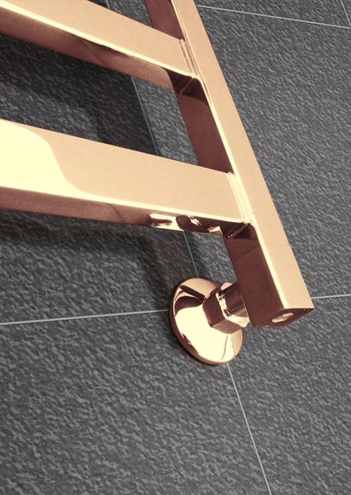 Verona - дизайн полотенцесушитель с квадратными вертикалями