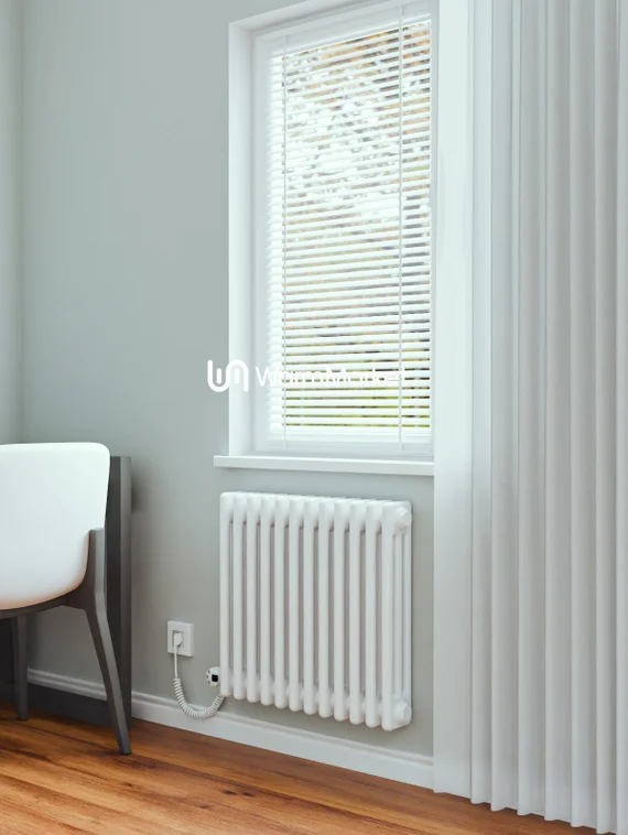 Bareng Softy Electric 3057 - электрический трехтрубный трубчатый радиатор высотой 570мм