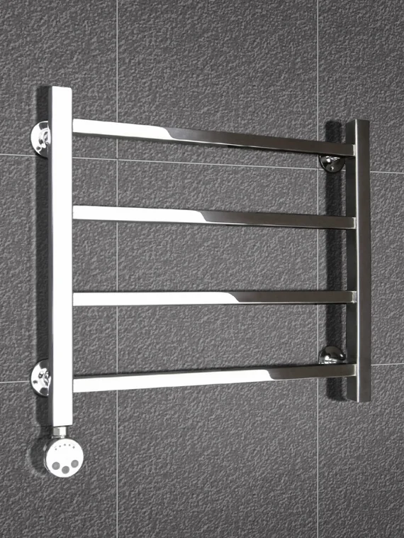 Quatro - полотенцесушитель с квадратным профилем