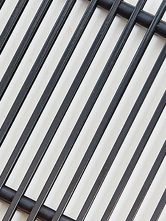 Решетка для внутрипольного конвектора Techno поперечная алюминиевая черного цвета шириной 420 мм